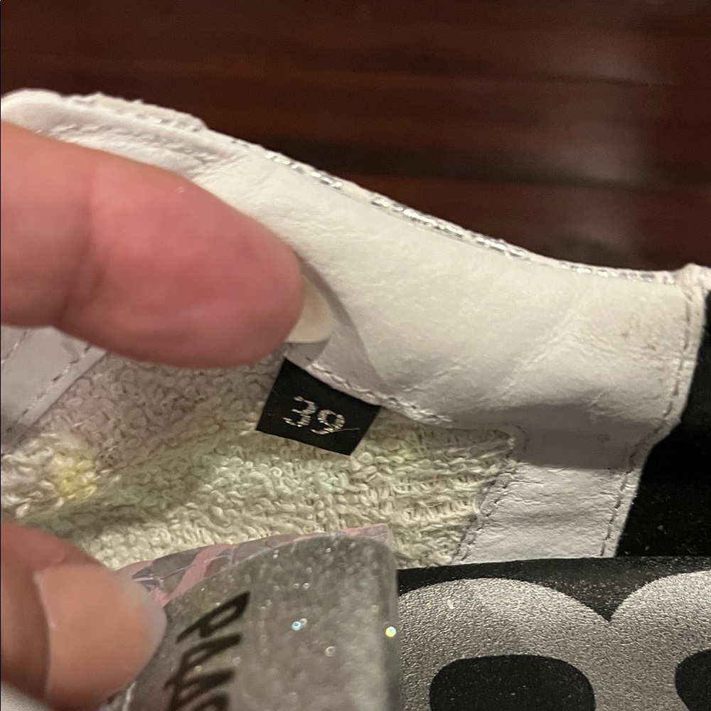 P448 Women's White and Silver Textured Sneakers - Picture 11 of 16